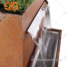 Cortenstalen bolwaterornament